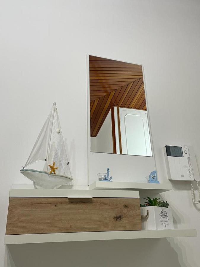 The White Sail - Mondello Apartment With Terrace - Casa Di Vincenzo E Andrea Bagian luar foto