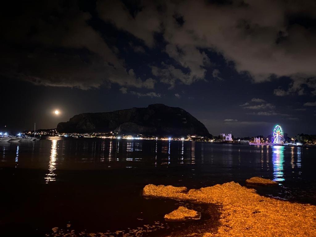The White Sail - Mondello Apartment With Terrace - Casa Di Vincenzo E Andrea Bagian luar foto
